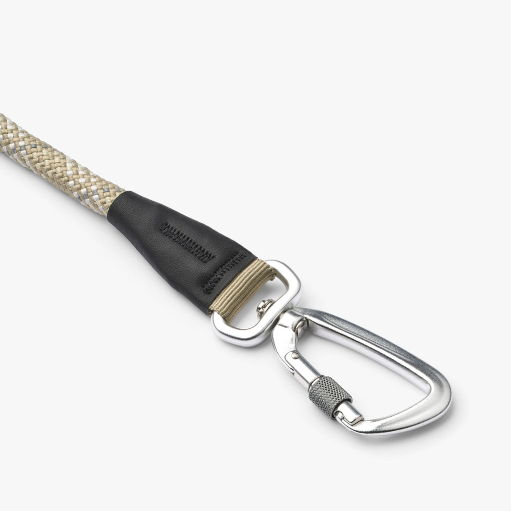 DOG Copenhagen Urban Rope Leash in Desert Dune hardware detail