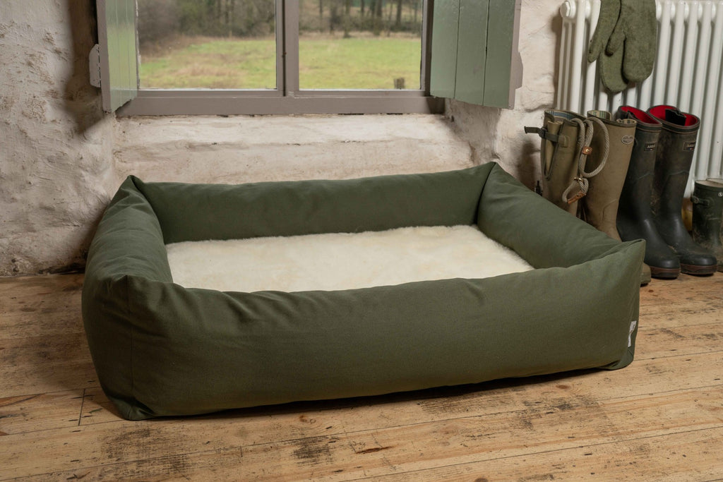 Ruff & Tumble wool fleece topper in Burnham bolster bed